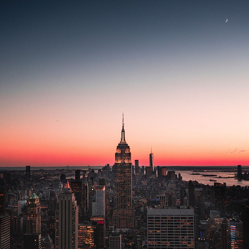 Empire State Building tijdens het blauwe uur