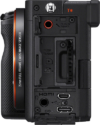 Sony a7C - zijkant met poorten