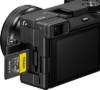 Sony a6700 - zijkant met geheugenkaart